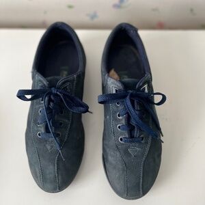 Easy Spirit Navy Blue Suede Sneakers